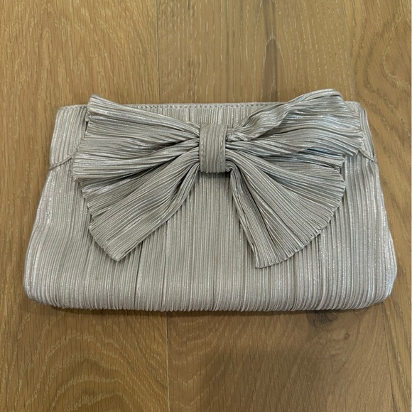 Lulus Champagne Metallic Pleated Clutch Purse Shoulder Bag Bridal Wedding Formal - Picture 7 of 16